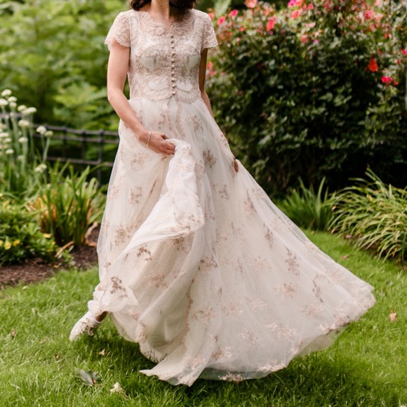 Vintage Style Artisan Wedding Dress - Picture 1 of 10